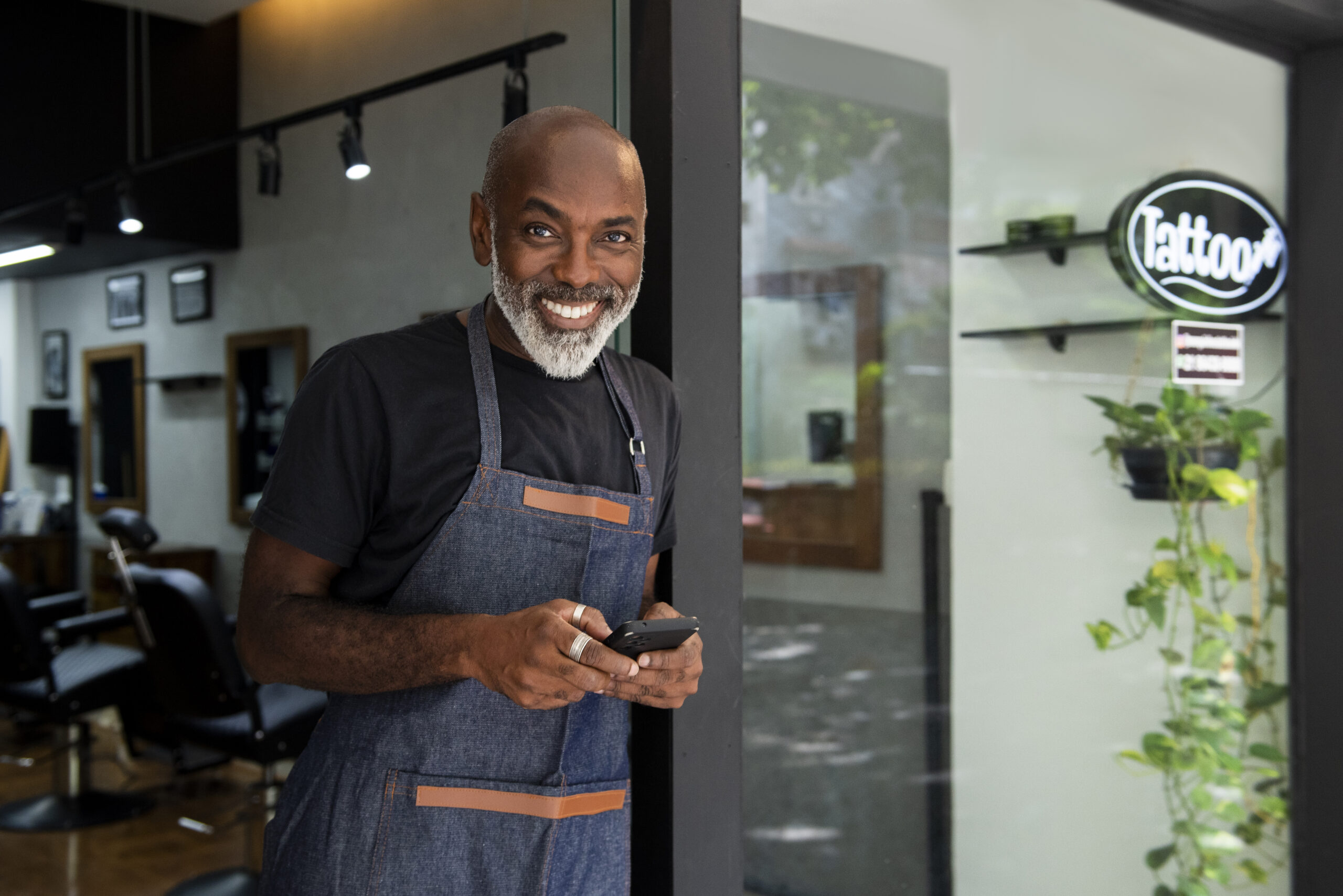 A aposentadoria de MEI funciona como a do INSS comum, mas você sabe quando e como solicitar? Veja tudo aqui!